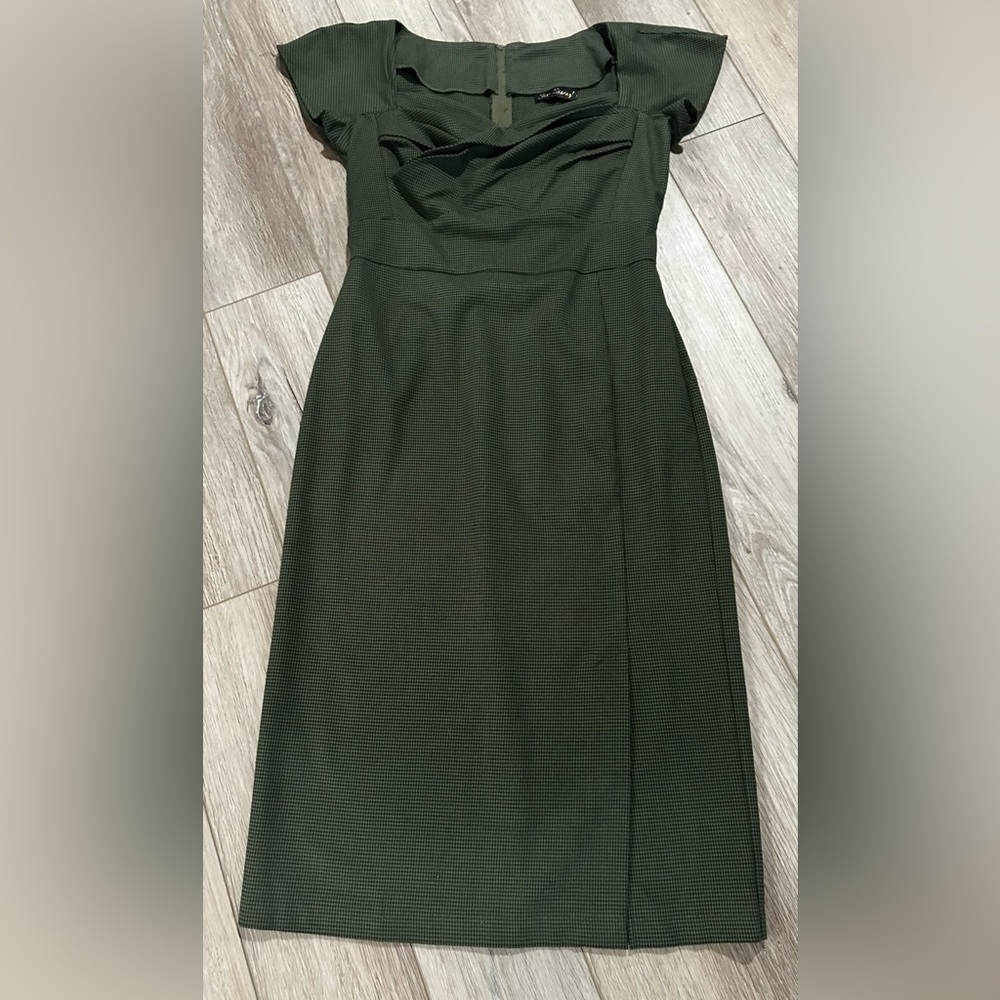 Very nice ‘Stop Staring’ dress